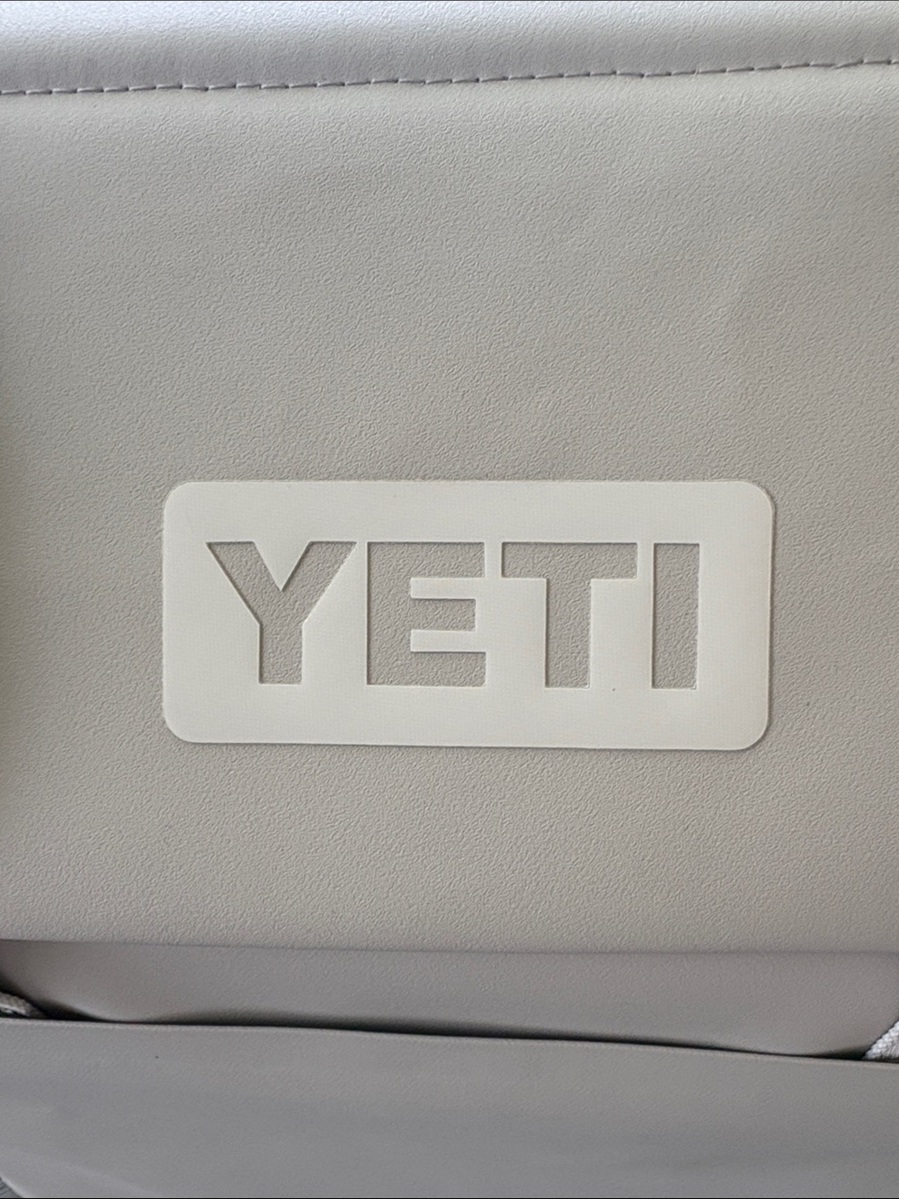 Yeti Day Tripper 14 L cooler Bag in Taupe perfect for summer on the go!! - Picture 5 of 10